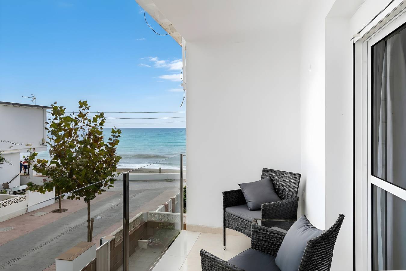 Apartamento entero, Apartamento '251 Mollina Apartment' con vistas al mar, Wi-Fi y aire acondicionado in La Cala de Mijas, Mijas