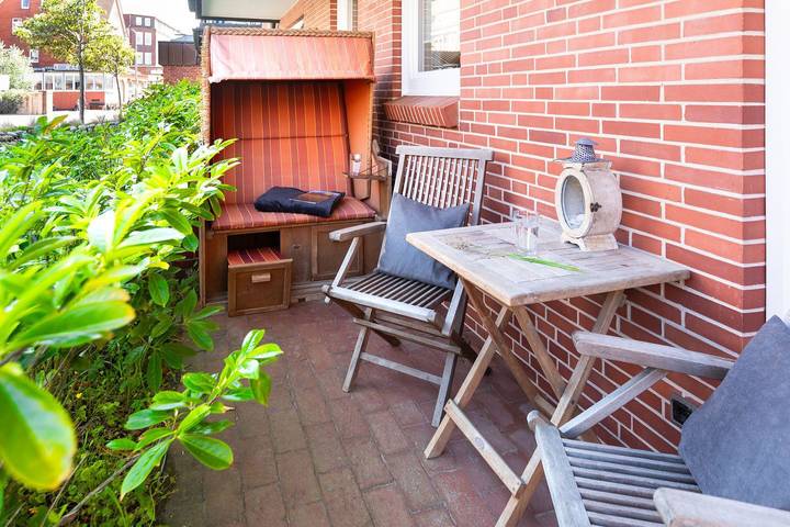 Ganze Wohnung, Urlaub zentral genießen: Schönesappartement mit Terrasse und Strandkorb in Juist