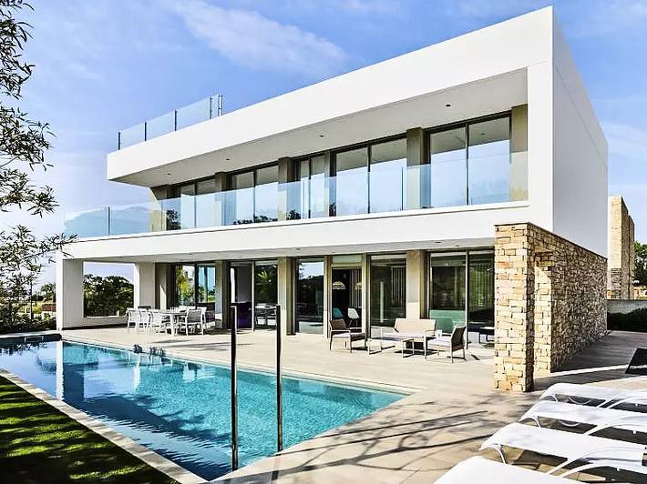 Villa for 8 people, with pool and garden in Cambrils