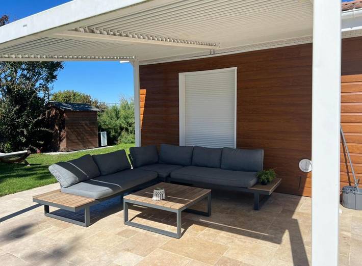 Location de vacances pour 6 personnes, avec vue ainsi que piscine et jardin à Sadirac - 2