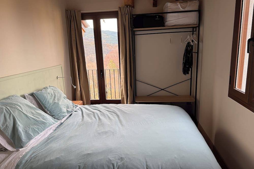 Chalet, individual house, very quiet, at 5 min walking distance from boulangerie in Osséja, Región de Prades (Francia)