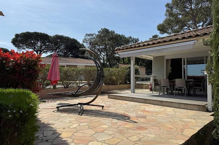 Chalet pour 4 personnes, avec terrasse et jardin à Gassin