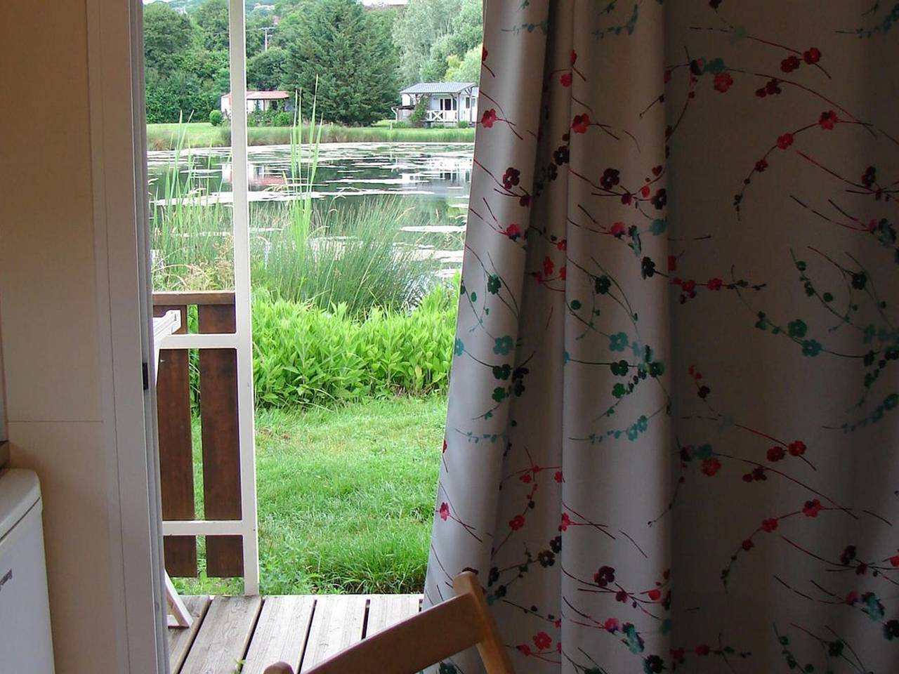 Mobile home for 2 with terrace in Saint-Boil, Regio Chalon-sur-Saône