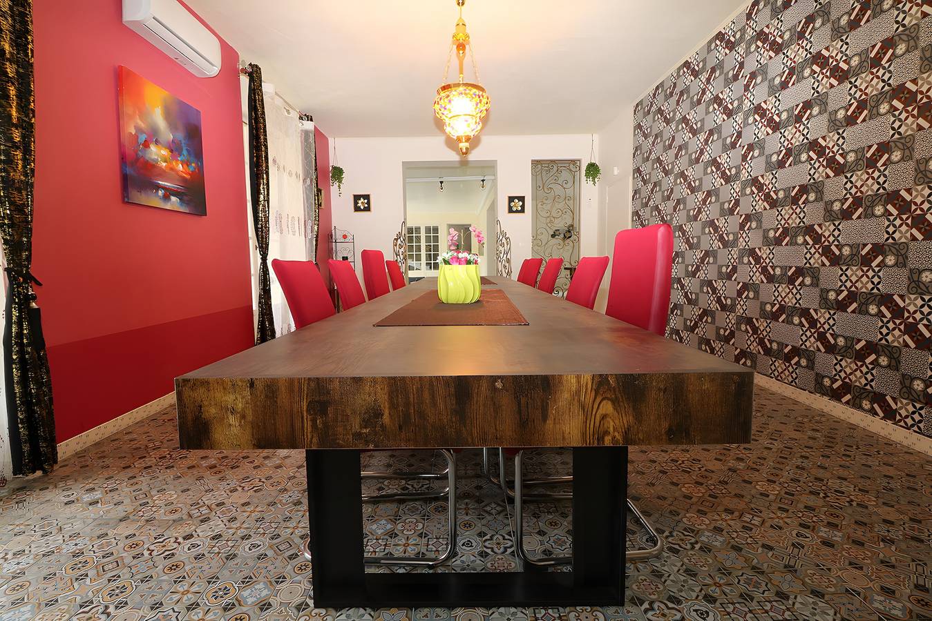 Villa 'Alhambra' with Private Terrace, Wi-Fi and Air Conditioning in Vierzon, Vierzon Region