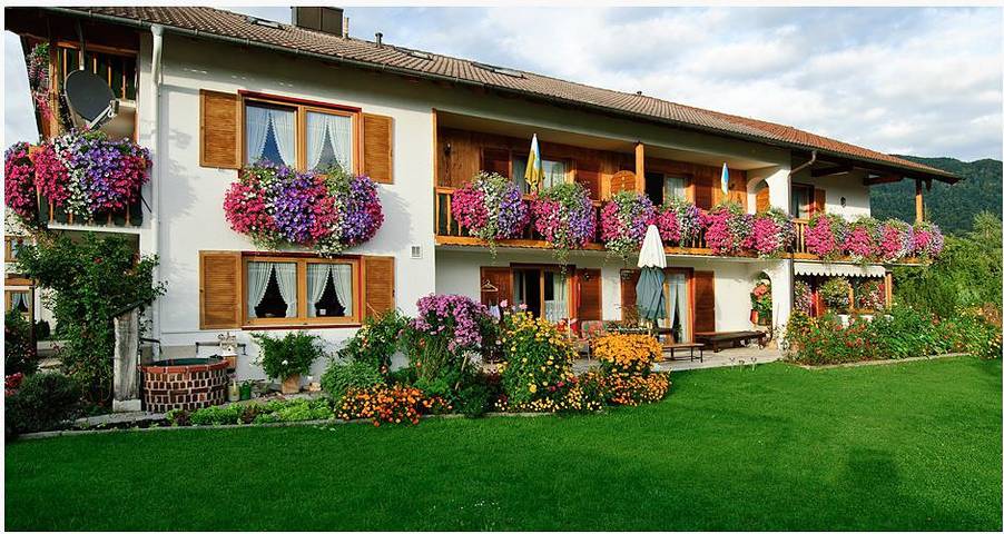 Ganze Ferienwohnung, Haus Heizinger inkl. Chiemgaukarte - Fewo 1, 50qm, Balkon, Küche, 1 Schlaf- und 1 Wohnzimmer, max. 4 Pers, WLAN in Ruhpolding, Bayerische Alpen