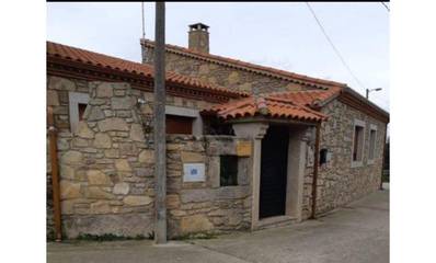 Casa rural para 5 personas, con piscina para niños y terraza en Sayago