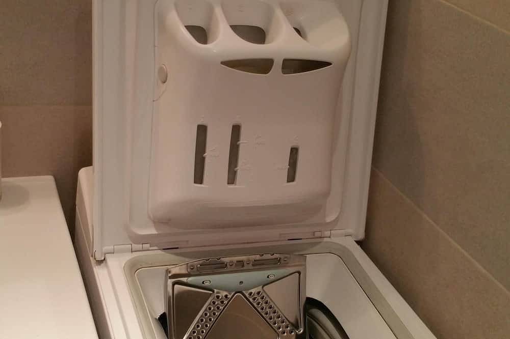 Entire apartment, Nice, 2room, panoramic view, top floor, terrace, airconditioned, wifi, parking in Nice (France), Nice region