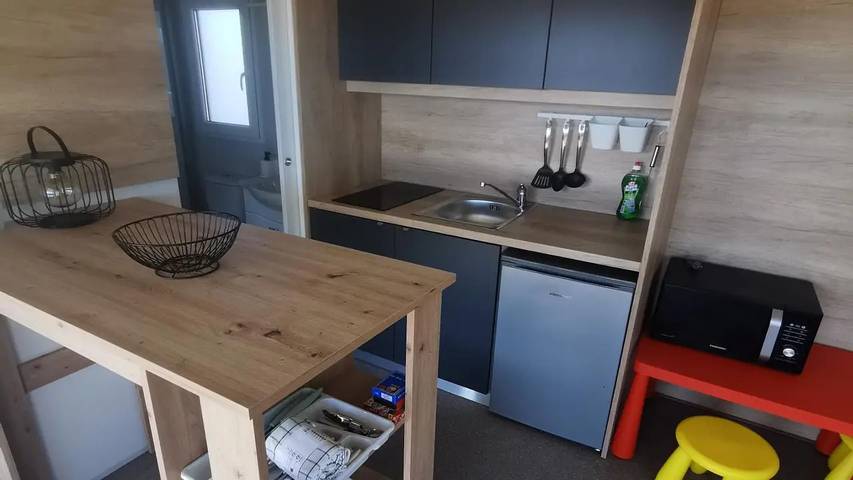 Camping für 7 Personen, mit Pool und Terrasse in Pirovac