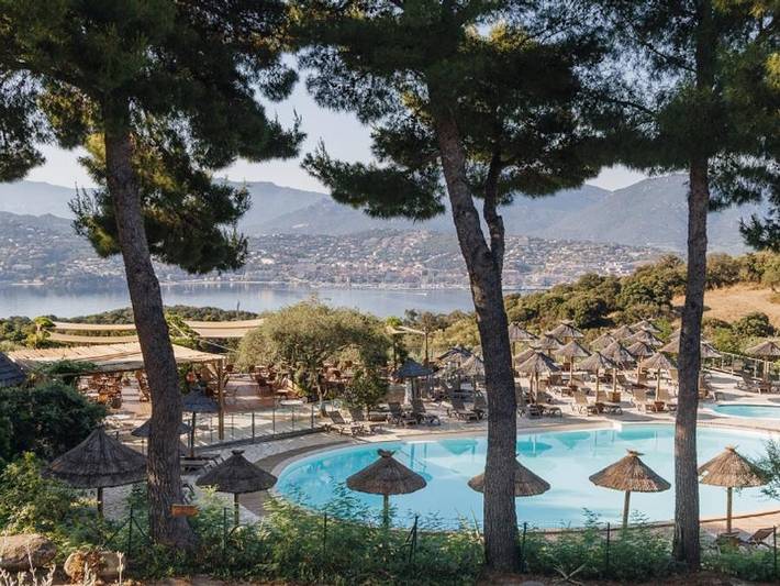 Camping for 5 people, with pets in Corsica