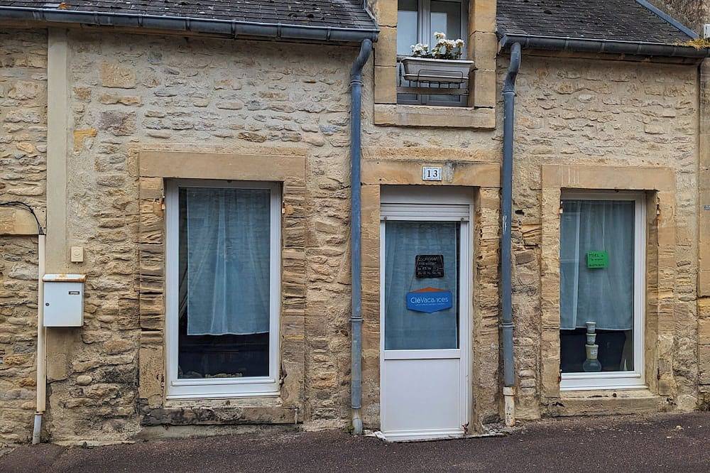 The little sinner's house. in Arromanches-les-Bains, Bayeux region