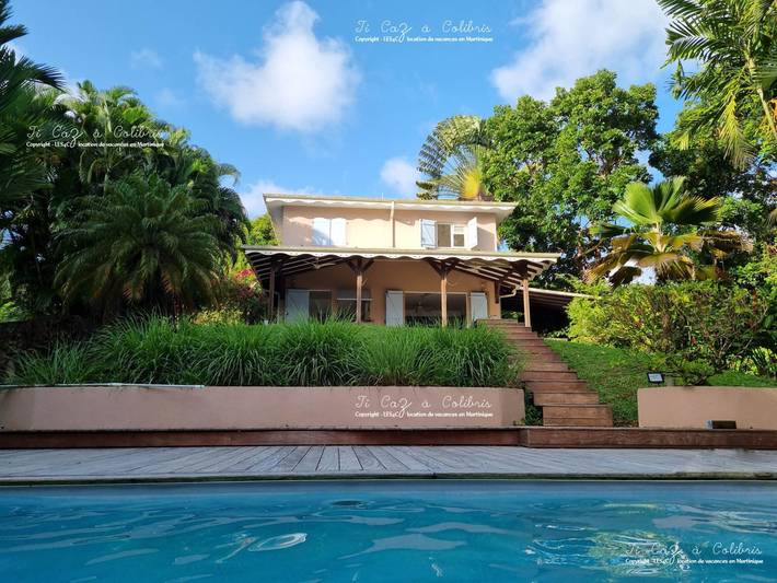 Villa pour 6 personnes, avec piscine ainsi que terrasse et jardin