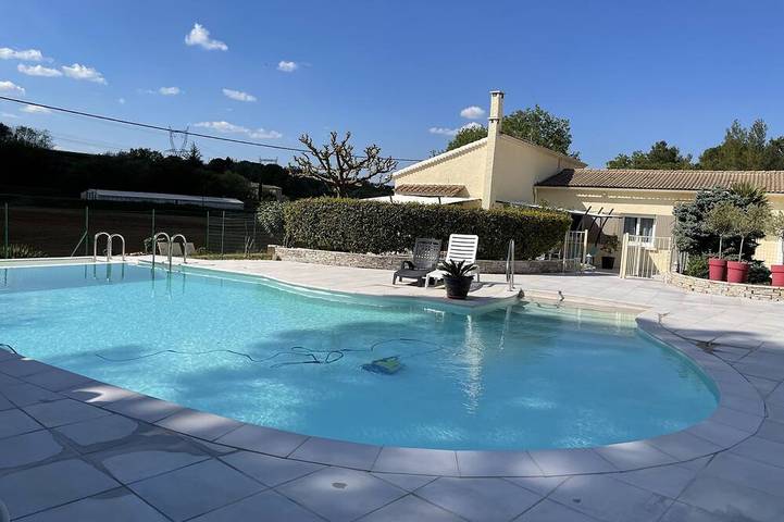 Villa pour 4 personnes, avec Terrasse et Jardin