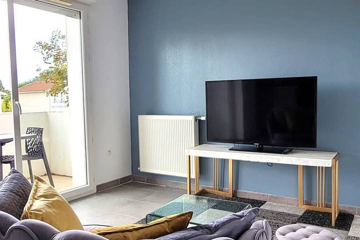 Gîte pour 2 personnes, avec jacuzzi ainsi que piscine et balcon à Eysines - 4