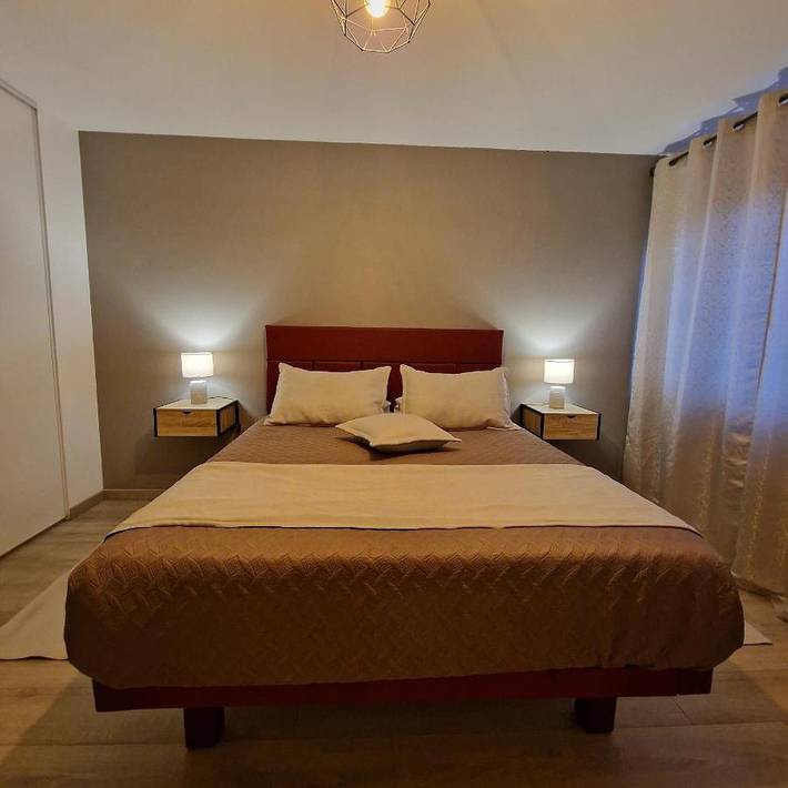 Gîte pour 2 personnes, avec jardin et vue dans Nantua - 2