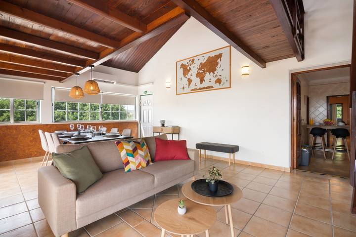 Casa de Férias 'Espelho Campina' com Terraço Privado, Wi-Fi e Ar Condicionado in Boliqueime, Distrito de Faro