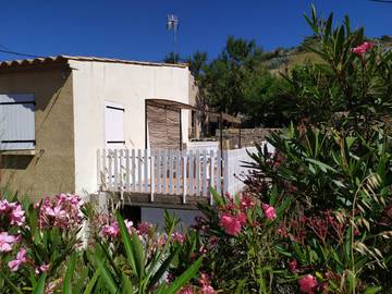 Gîte pour 4 personnes, avec terrasse à Roquefort-des-Corbières