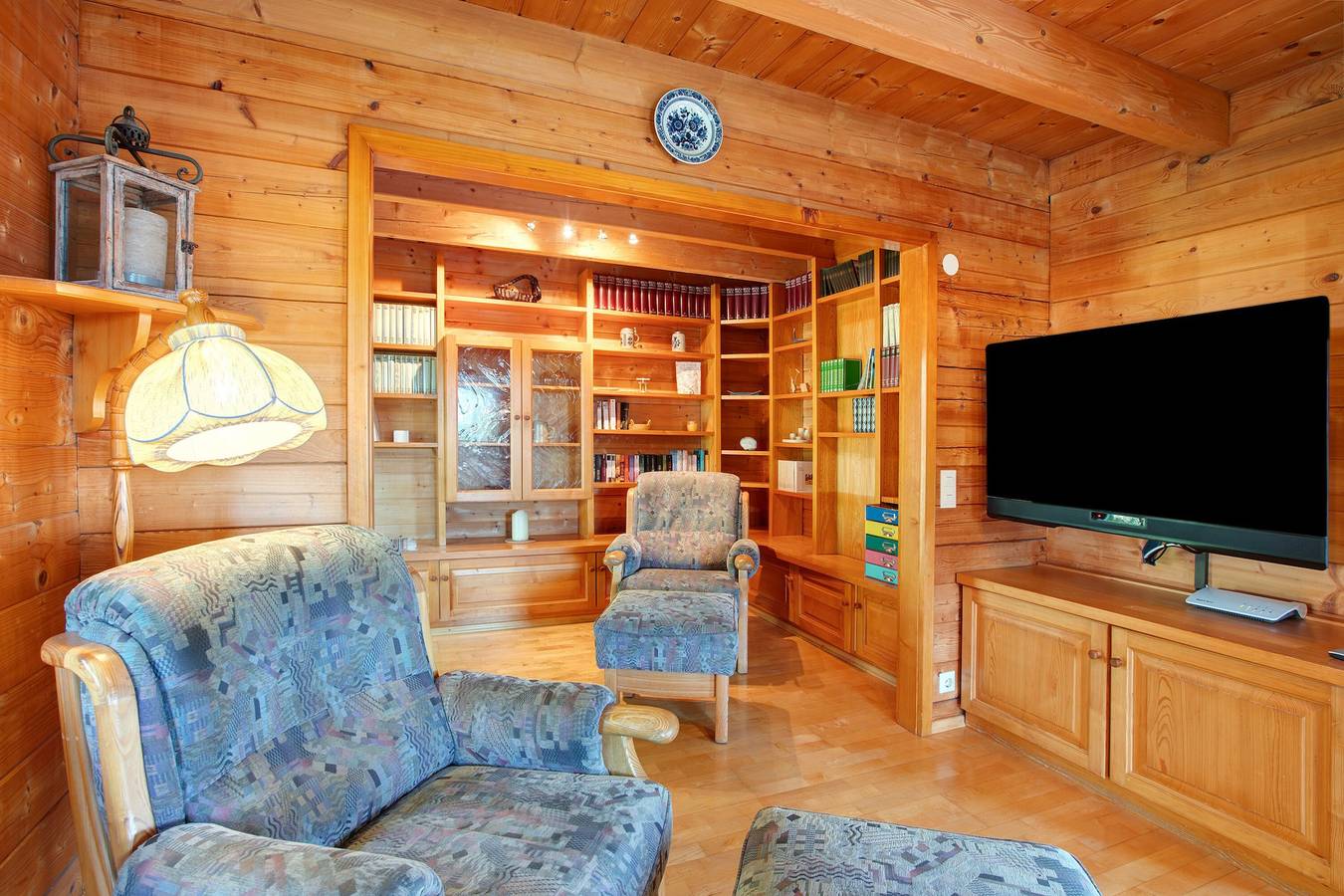 Casa de vacaciones 'Ferienhaus Sankt Peter' con vistas a la montaña, terraza privada y Wi-Fi in Dachsberg, Selva Negra (zona sur)
