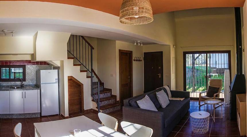 Casa rural para 6 personas, con Terraza además de Jardín y Piscina en El Ronquillo - 2