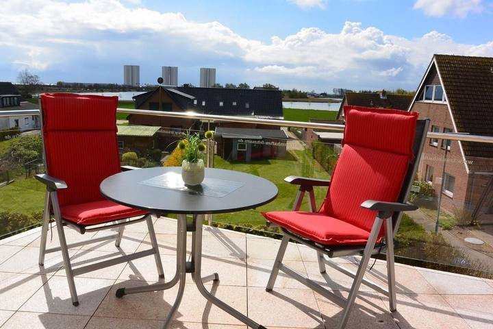 Ferienwohnung für 2 Personen, mit Balkon und Seeblick, kinderfreundlich in Neue Tiefe