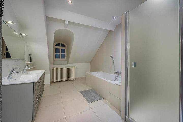 Gîte pour 2 personnes, avec terrasse ainsi que jardin et vue à Ferney-Voltaire - 4