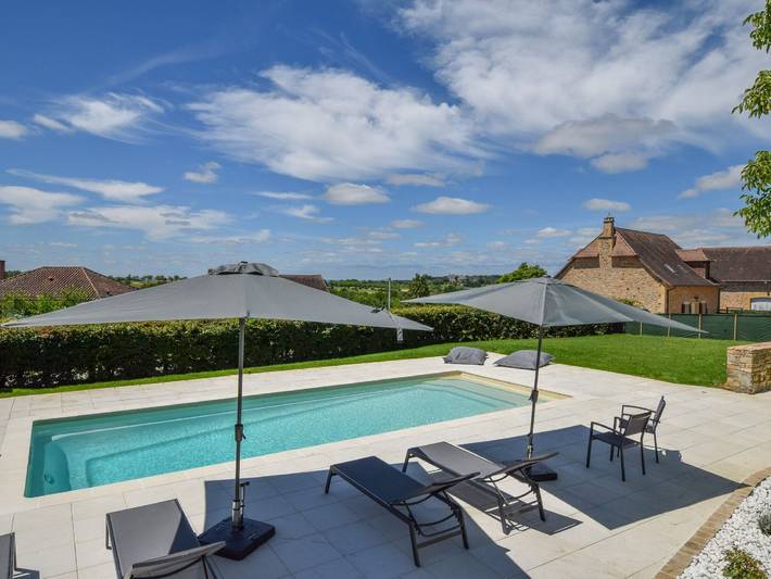 Gîte pour 10 personnes, avec jardin ainsi que terrasse et piscine, animaux acceptés à Saint-Médard-d'Excideuil - 4