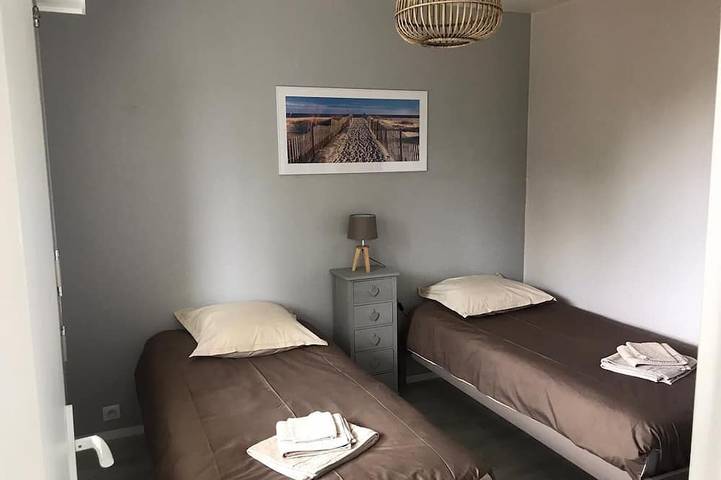 Appartement entier, A 150 m de la mer, F2 classé *** grand balcon, parking, ascenseur, Wi-Fi inclus in Houlgate, Région de Lisieux