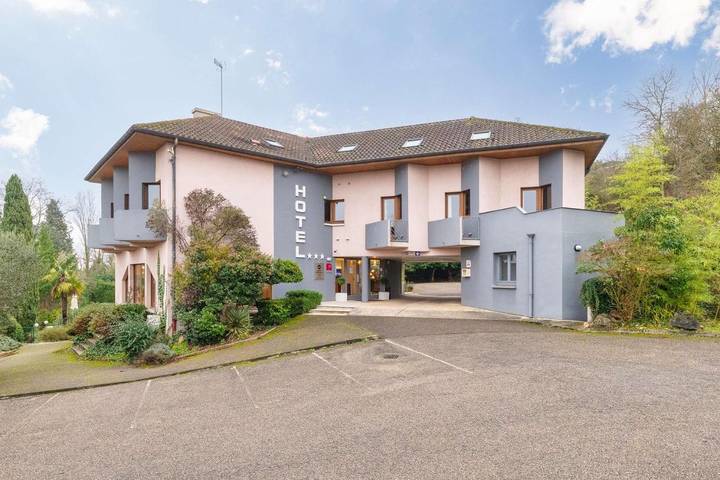Hôtel pour 2 personnes, avec terrasse ainsi que jardin et piscine à Jons - 3