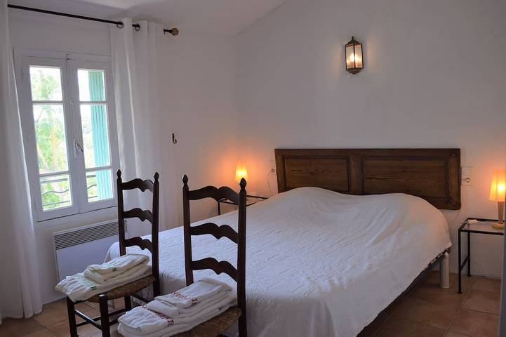 Le Hameau Montplaisir, its 4 houses, 36 beds and 2 large swimming pools! in Béziers, Côte méditerranéenne (France)