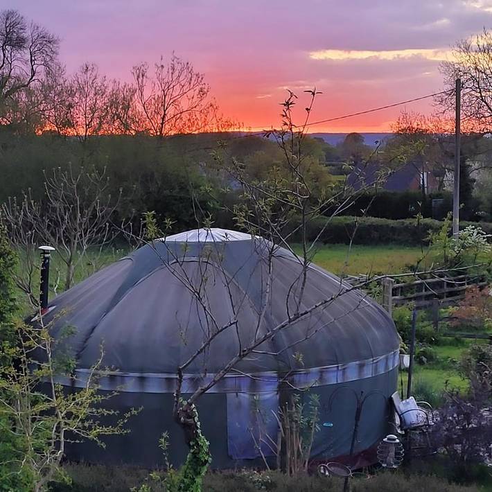Glamping for 4 people, with Garden and View in Stroud
