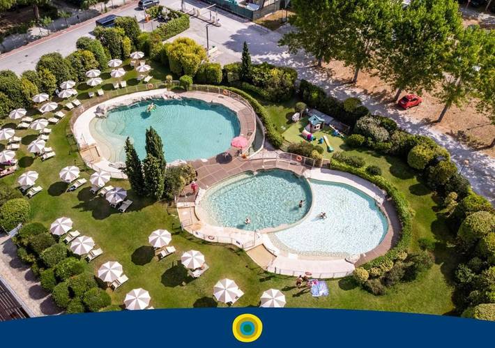 Bungalow per 4 persone, con Balcone e Terrazza nonché Piscina a Viareggio