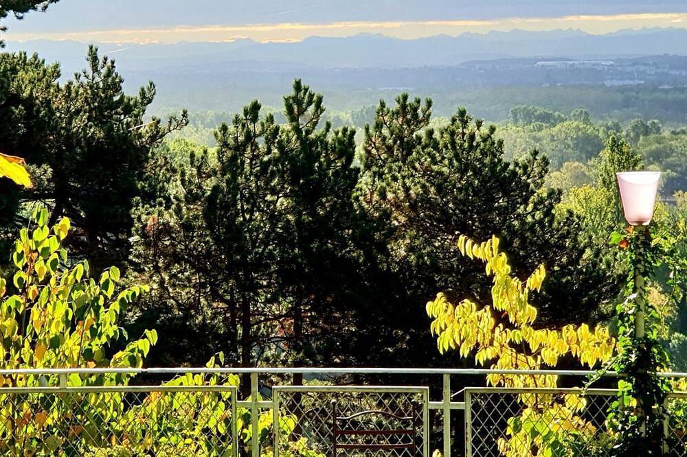 Parc de biodiversité Le Castel - Chambre La Pape in Rillieux-la-Pape, Lyon et ses environs