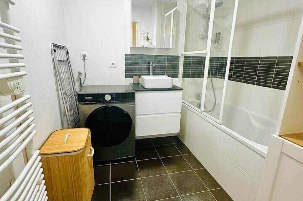 Entire apartment, Le cocon urbain, quiet apartment with garden for 4 people 2 minutes from Vannes in Plescop, Côte des Mégalithes