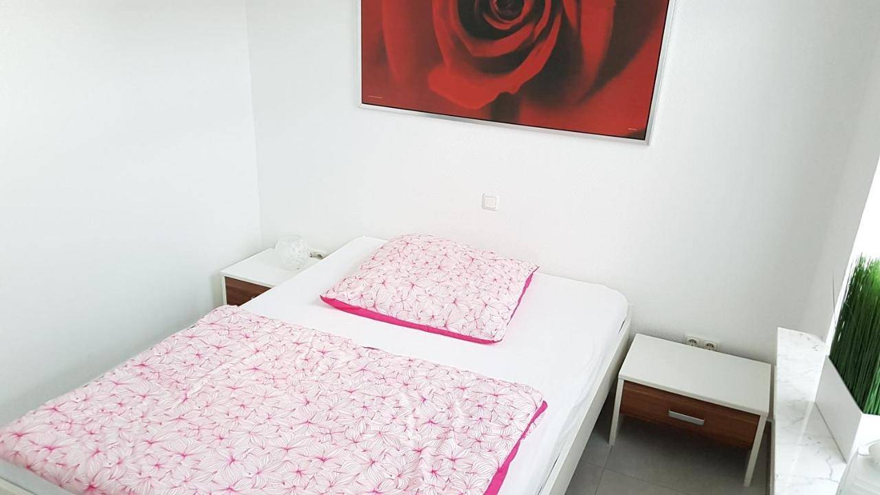 Ganze Ferienwohnung, Double Room with Private Bathroom in Mülheim an der Ruhr, Ruhrgebiet