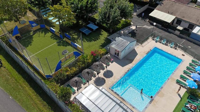 Location de vacances pour 6 personnes, avec vue ainsi que jardin et piscine à Saint-André-de-Seignanx - 3