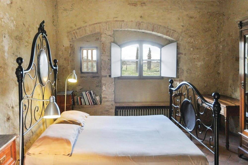 Beautiful home in Poggibonsi Si in Poggibonsi, Siena e dintorni