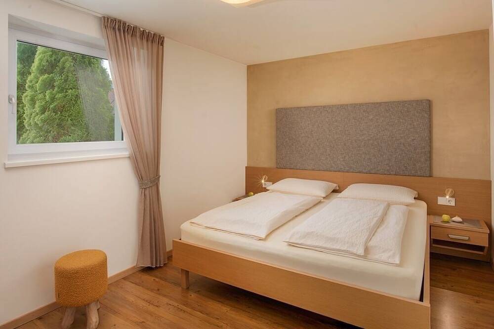 Apartamento entero, Top vacation apartment with garden & terrace, bike room, garage, Cron 4 sauna & pool in Riscone, Brunico