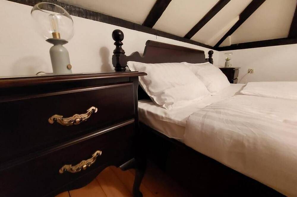 Escape to Tranquility: Stunning Panoramic Views & Outdoor Jacuzzi- Pet friendly. in Osijek-Baranja