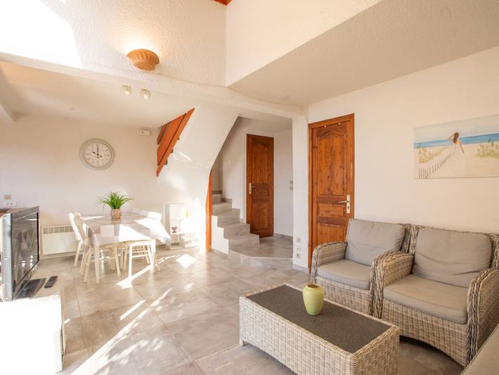 Location de vacances pour 8 personnes, avec terrasse ainsi que bassin pour enfant et jardin à La Londe-les-Maures - 4