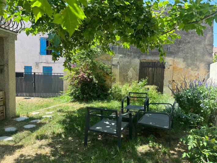 Gîte pour 6 personnes, avec balcon, animaux acceptés à La Fare-les-Oliviers - 2