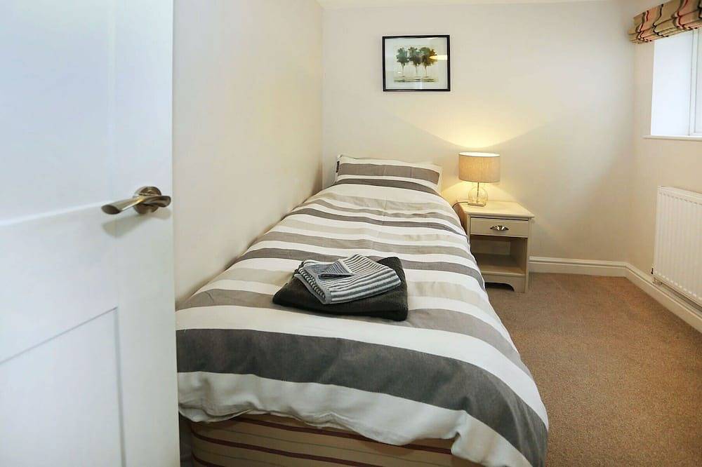 Dog friendly cottage moments from beautiful Winterton beach in Great Yarmouth, The Broads