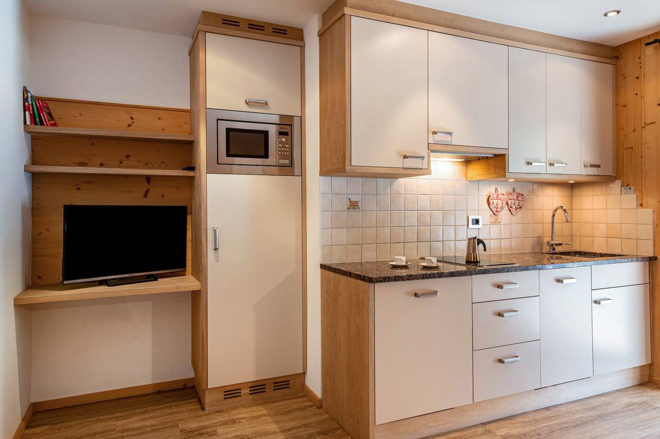 Ganze Wohnung, Ferienwohnung "Stoffelapartments - Marie" mit Bergblick, Gemeinschaftsterrasse und Wlan in Wolkenstein, Dolomiti Superski