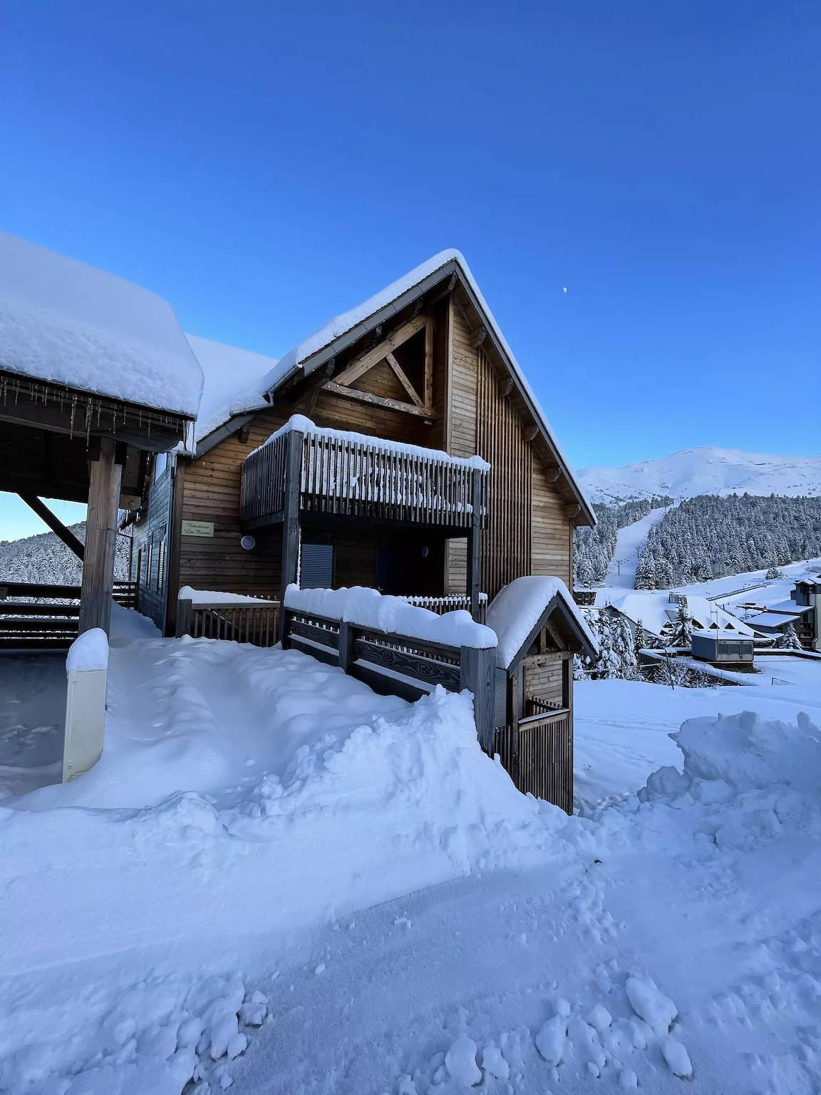 Entire apartment, Triplex - Drc Ecrins in Le Lioran, Laveissière