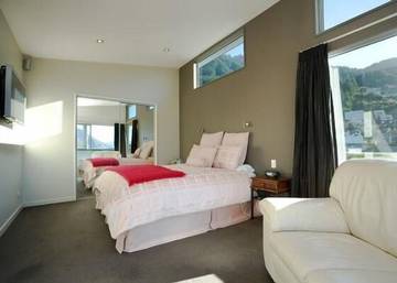 Vacation House for 22 Guests in Queenstown, Otago, Picture 3