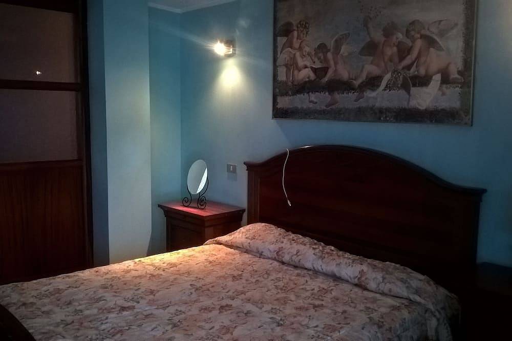 Ganze Wohnung, Bade Haus 5 Minuten von Bellagio und 200 m vom See entfernt, in einem alten Dorf am See in Oliveto Lario, Comer See