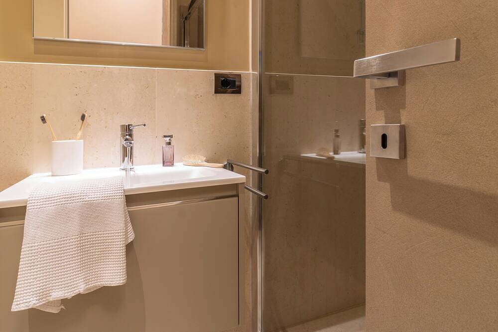 Entire apartment, Elegant Sea View Apartment with Panoramic Patio in Grottammare, Grottammare (Comune)