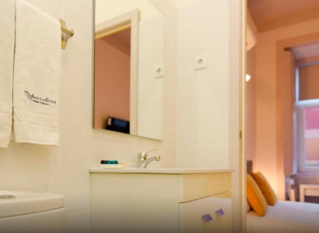 Zimmer 'Inn Chiado - Doppel 5' mit Wlan und Klimaanlage in Santa Justa, Santa Maria Maior