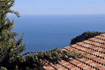 Gîte pour 2 personnes, avec terrasse et jardin à Èze