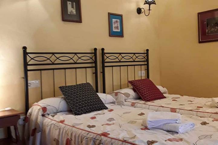 Casa de alquiler integro, patio privado. Ideal familias. Se aceptan mascotas in Ronda, Provincia de Málaga