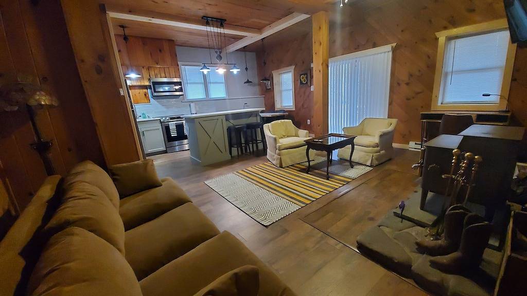 Cabin for 6 Guests in Catskill Mountains, Greene County (NY)