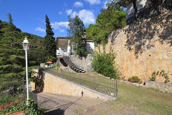 Chalet para 6 personas, con terraza, Se admiten mascotas en Selva - 4